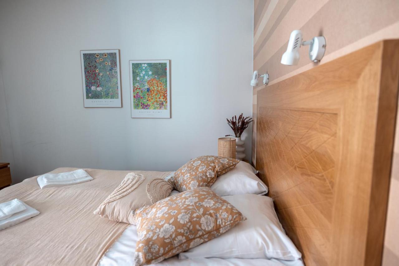 2Ndhomes Compact Studio By The Esplanade Park Helsingfors Exteriör bild