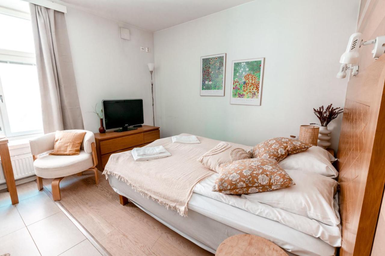 2Ndhomes Compact Studio By The Esplanade Park Helsingfors Exteriör bild